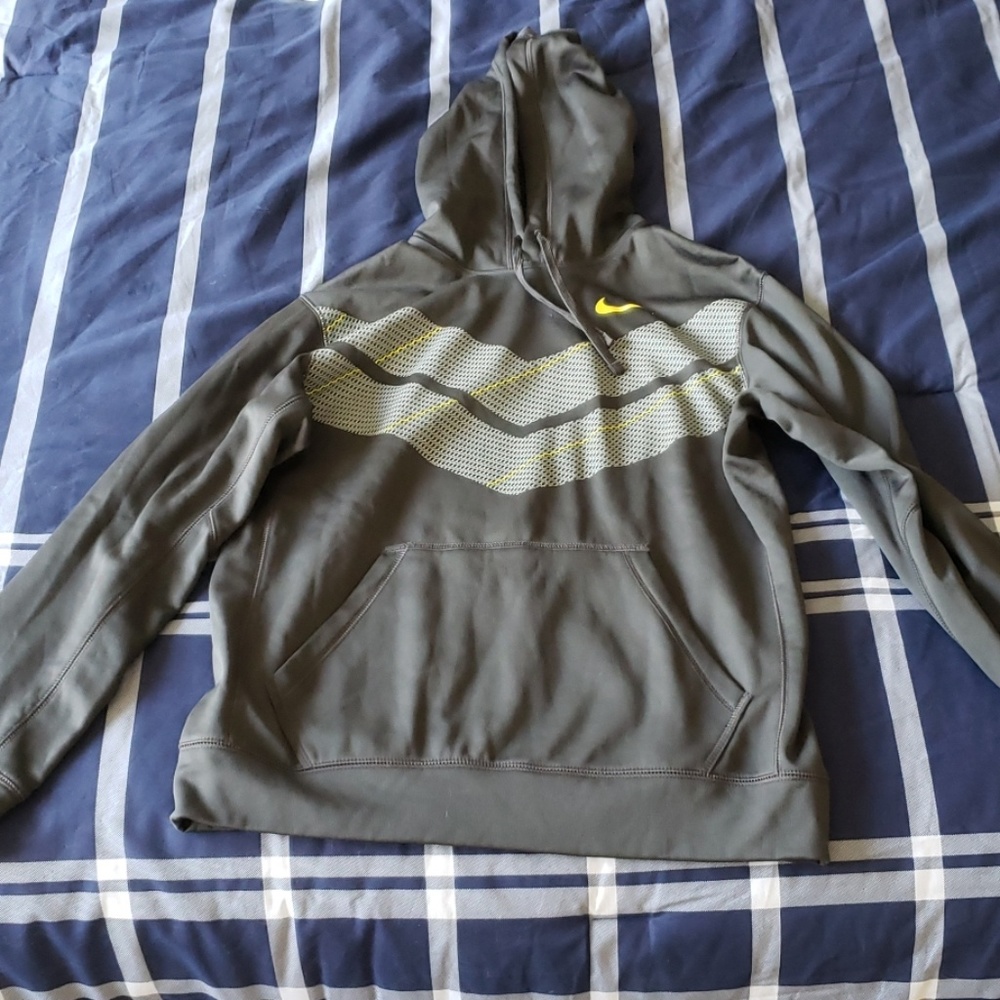 Men's medium Nike hoodie Therma-fit